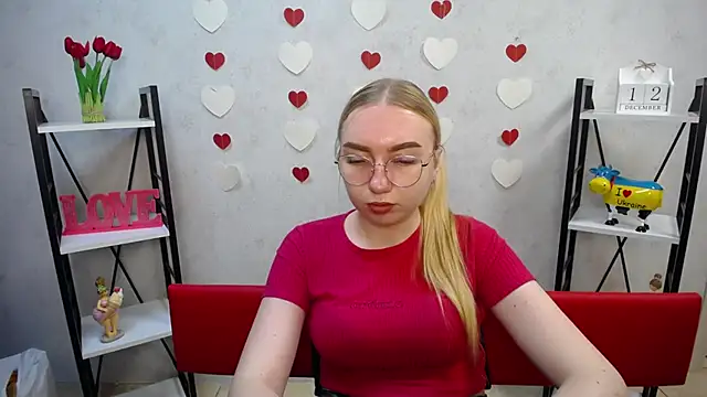 BeatriceFly online show from December 12, 2024, 12:12 pm