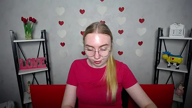 BeatriceFly online show from December 12, 2024, 3:16 pm