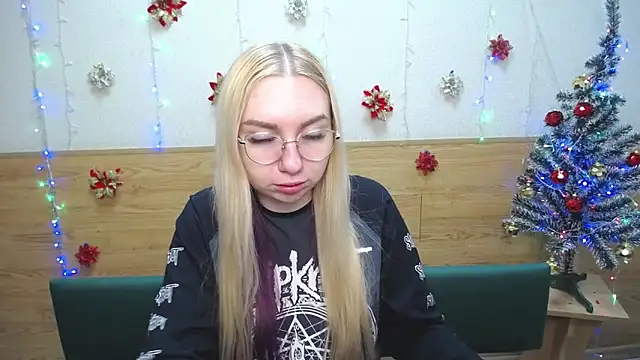 BeatriceFly online show from January 20, 2025, 6:21 am