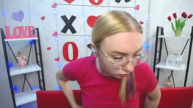 BeatriceFly online show from February 3, 2025, 9:19 am