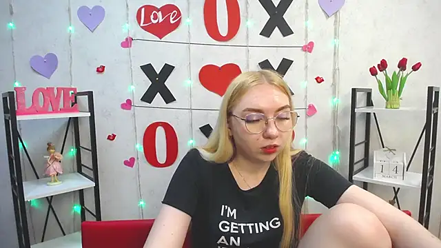 BeatriceFly online show from March 15, 2025, 12:56 pm