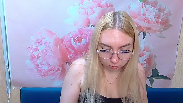 BeatriceFly online show from September 9, 2025, 5:40 am