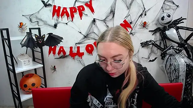 BeatriceFly online show from October 29, 2025, 12:51 pm