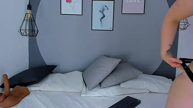 Snapshot of Hanna_Moonlight_ chatting on December 29, 2024, 4:40 pm Hanna Moonlight  online show from December 29, 2024, 4:40 pm