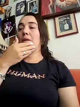 skayhot  online show from January 15, 2025, 4:43 pm