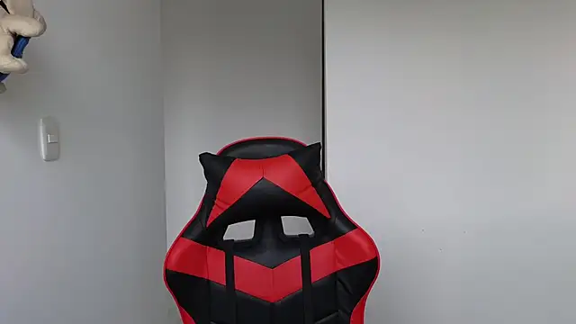 tammyandrade  online show from February 3, 2025, 1:40 pm