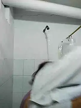 Snapshot of girl_amada chatting on May 9, 2026, 12:43 pm girl amada online show from May 9, 2026, 12:43 pm