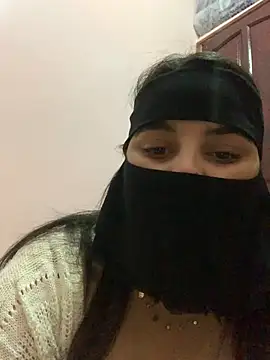 Miss-Soka online show from December 17, 2024, 6:31 pm