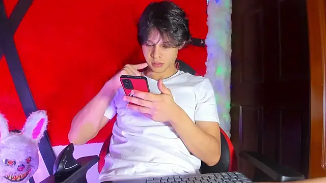 LilOwen  online show from February 13, 2026, 9:55 pm