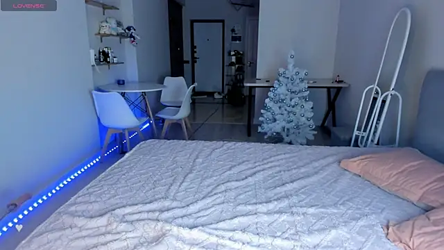 nacumi mi online show from December 20, 2024, 3:10 pm