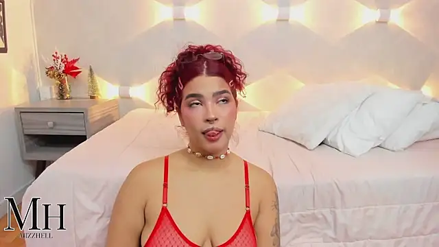 Snapshot of MizzHell chatting on December 18, 2025, 3:56 am MizzHell online show from December 18, 2025, 3:56 am