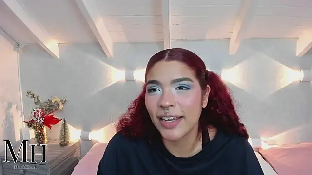 Snapshot of MizzHell chatting on December 22, 2025, 4:09 am MizzHell online show from December 22, 2025, 4:09 am