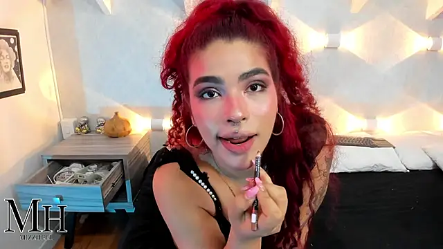 Snapshot of MizzHell chatting on January 8, 2026, 4:37 am MizzHell online show from January 8, 2026, 4:37 am