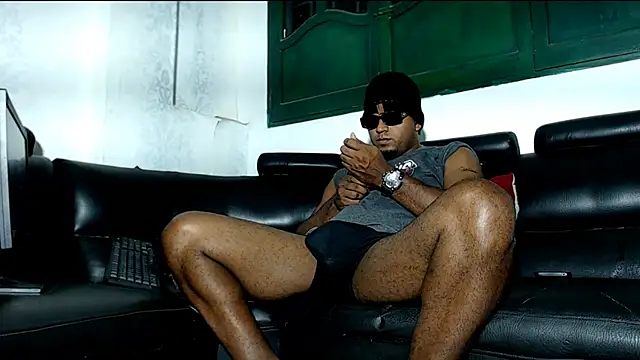 Deleon1995 online show from December 17, 2024, 4:01 am