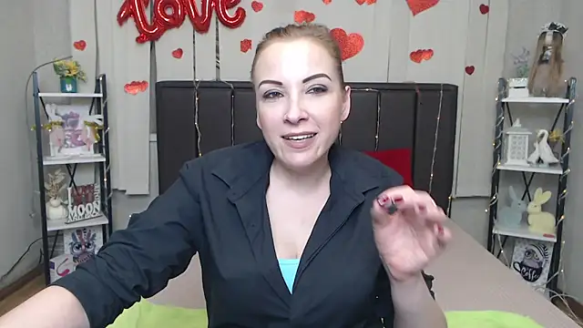 ElizabethSho online show from April 6, 2026, 6:20 pm