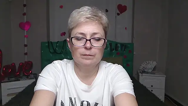 EmiliaGree online show from December 2, 2025, 6:14 pm