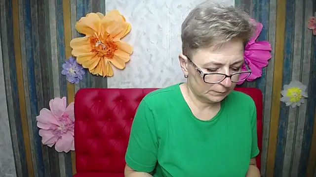 EmiliaGree online show from April 14, 2026, 5:19 pm