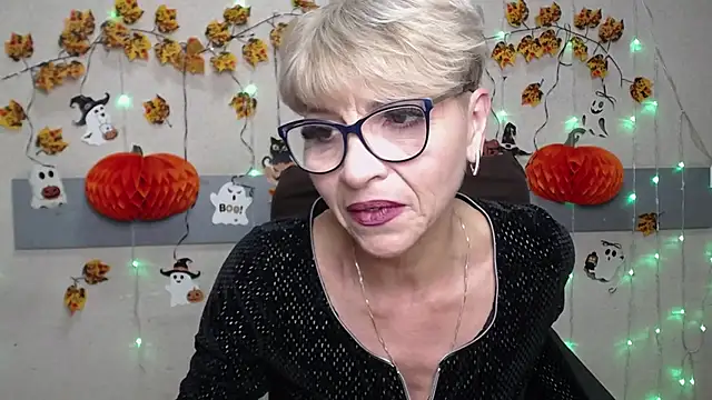 EllaBonito online show from November 1, 2025, 6:37 am