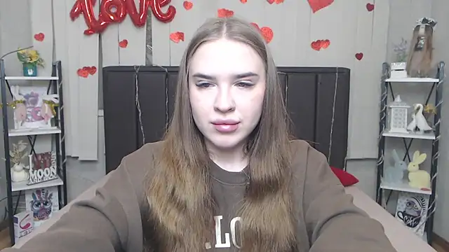 LauraHlot online show from April 11, 2026, 5:50 pm