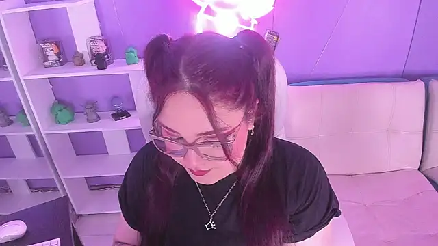 Camiila Osorio online show from September 26, 2025, 7:51 pm