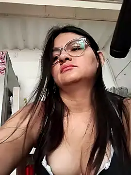 Snapshot of Linda_Lars chatting on February 3, 2025, 1:51 pm Linda Lars online show from February 3, 2025, 1:51 pm
