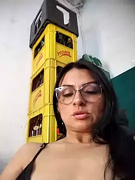 Linda Lars online show from November 6, 2025, 3:18 am