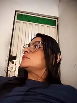 Linda Lars online show from November 10, 2025, 3:05 am