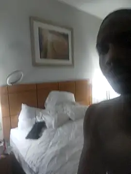 Snapshot of SirSubtrainer chatting on January 4, 2025, 7:55 am SirSubtrainer online show from January 4, 2025, 7:55 am