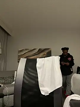 Snapshot of MobyDxck chatting on December 22, 2024, 12:50 am MobyDxck online show from December 22, 2024, 12:50 am