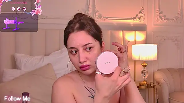 Snapshot of MaryReel chatting on November 1, 2025, 9:11 am MaryReel online show from November 1, 2025, 9:11 am