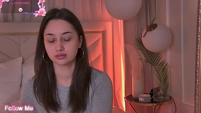 Snapshot of MaryReel chatting on November 4, 2025, 9:08 am MaryReel online show from November 4, 2025, 9:08 am