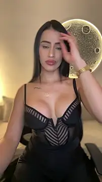 SarahhSmitth1 online show from February 19, 2026, 9:22 pm