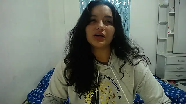 Snapshot of Laurenkenner_ chatting on December 2, 2024, 8:44 pm Laurenkenner online show from December 2, 2024, 8:44 pm
