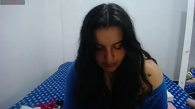 Snapshot of Laurenkenner_ chatting on December 11, 2024, 10:16 pm Laurenkenner online show from December 11, 2024, 10:16 pm