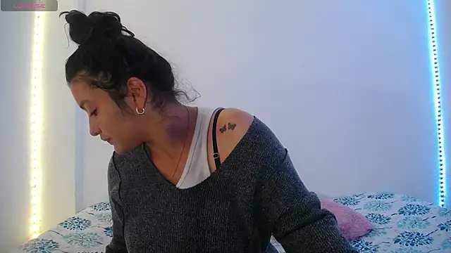 Snapshot of Laurenkenner_ chatting on February 18, 2025, 4:48 pm Laurenkenner online show from February 18, 2025, 4:48 pm
