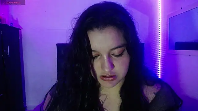 Snapshot of Laurenkenner_ chatting on October 11, 2025, 8:07 pm Laurenkenner online show from October 11, 2025, 8:07 pm