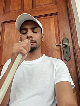 29YOURZ 28  online show from November 14, 2025, 11:20 am