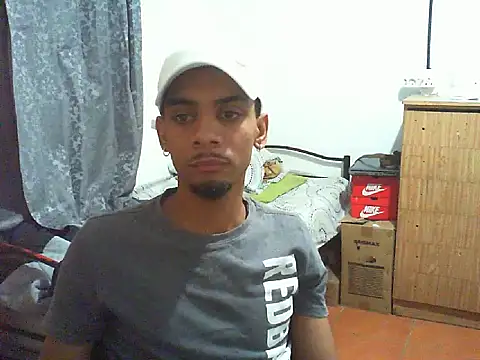 29YOURZ 28  online show from November 21, 2025, 7:23 pm