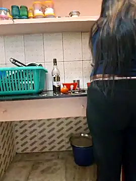 Snapshot of N-Natasha chatting on January 10, 2025, 12:47 pm N-Natasha online show from January 10, 2025, 12:47 pm