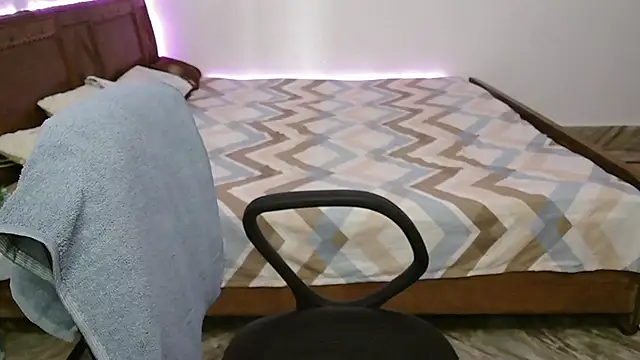 Snapshot of N-Natasha chatting on November 4, 2025, 10:03 am N-Natasha online show from November 4, 2025, 10:03 am