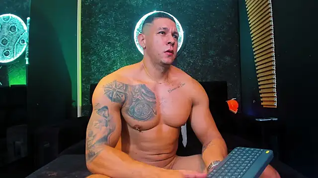 Snapshot of MassimoWalton2 chatting on December 18, 2024, 3:04 am MassimoWalton2 online show from December 18, 2024, 3:04 am