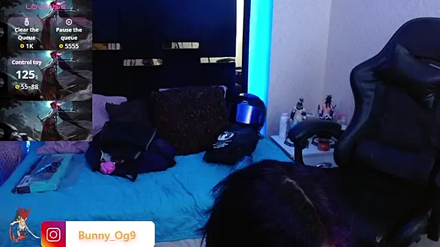 Snapshot of Bunny_O chatting on April 28, 2026, 1:37 am Bunny O online show from April 28, 2026, 1:37 am