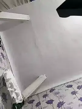 SweetLeila40 online show from February 4, 2025, 11:49 pm