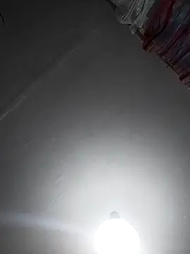 SweetLeila40 online show from April 8, 2026, 5:35 pm