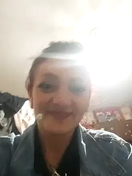 SweetLeila40 online show from June 14, 2026, 8:55 pm