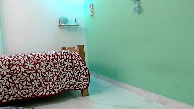 evaleribigtits18 online show from April 3, 2026, 1:36 am