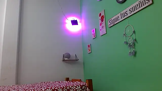 evaleribigtits18 online show from May 28, 2026, 1:03 am