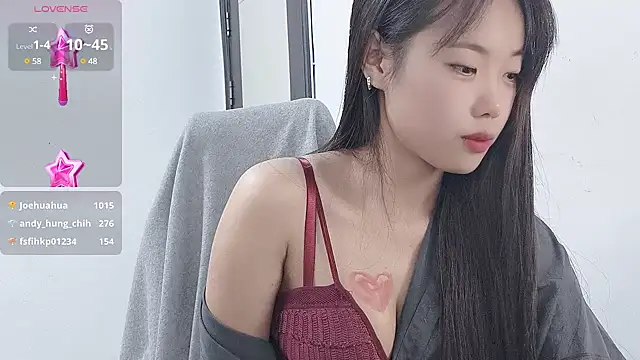 Lvy--v online show from December 12, 2024, 10:52 pm