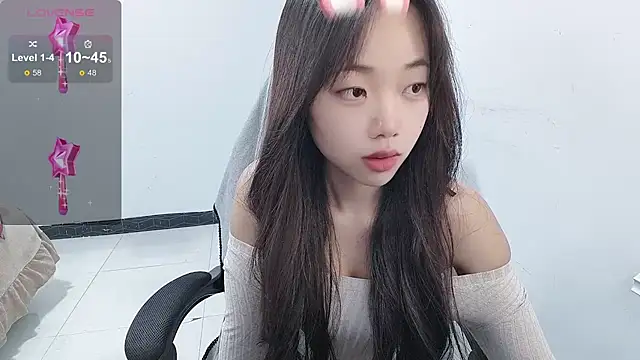 Lvy--v online show from December 24, 2024, 10:49 pm