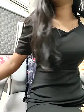 Snapshot of yhona_darling chatting on May 18, 2026, 6:36 pm yhona darling online show from May 18, 2026, 6:36 pm